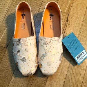 Toms brand new!